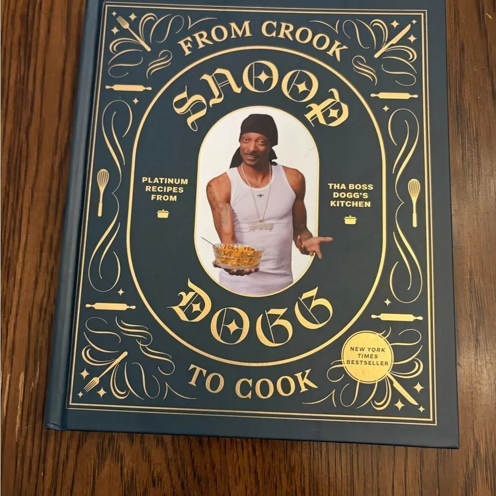Snoop Dogg Cookbook - From Crook to Cook NWOT